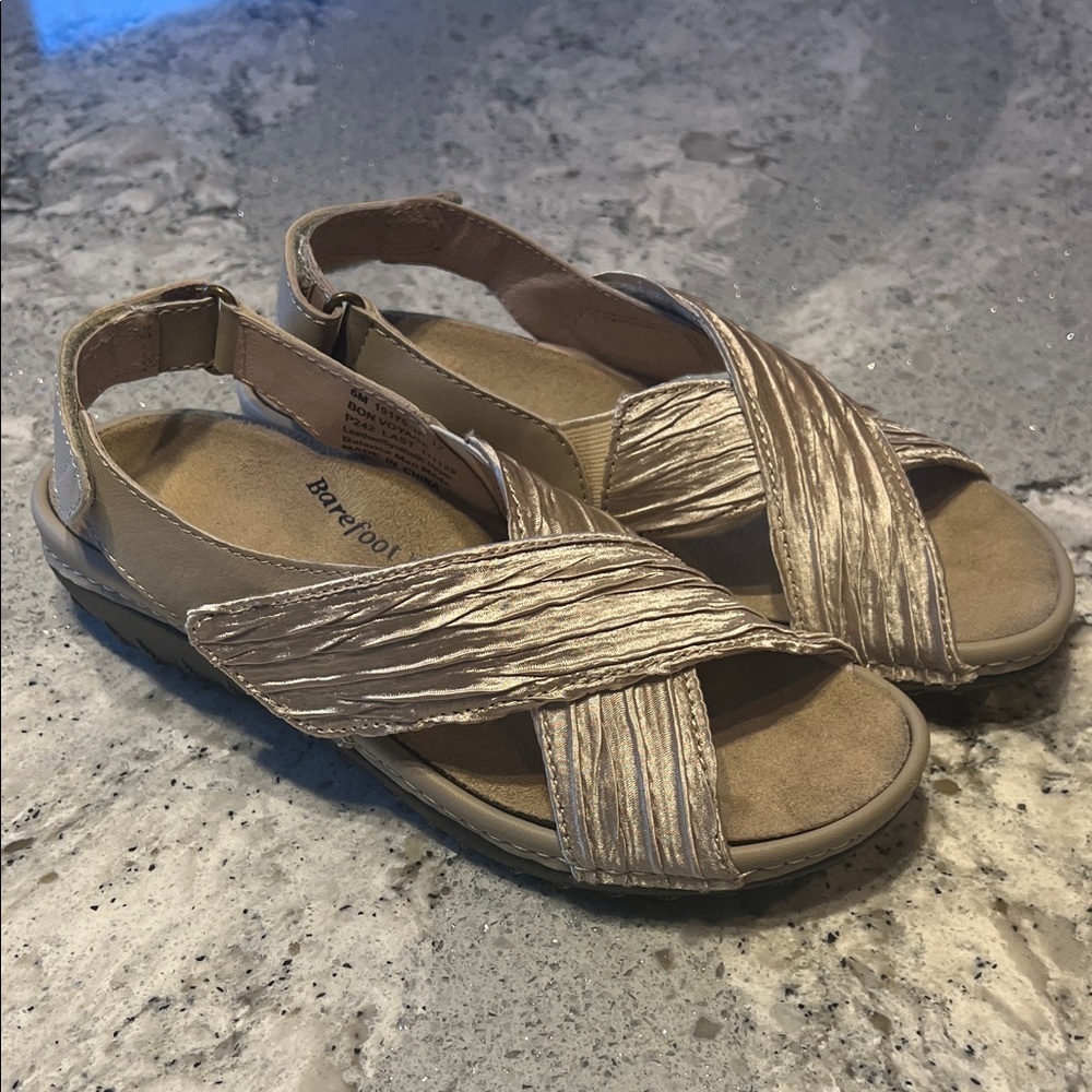 Baretraps NWOB BareTraps Textured Gold Metallic Sandals Size 6